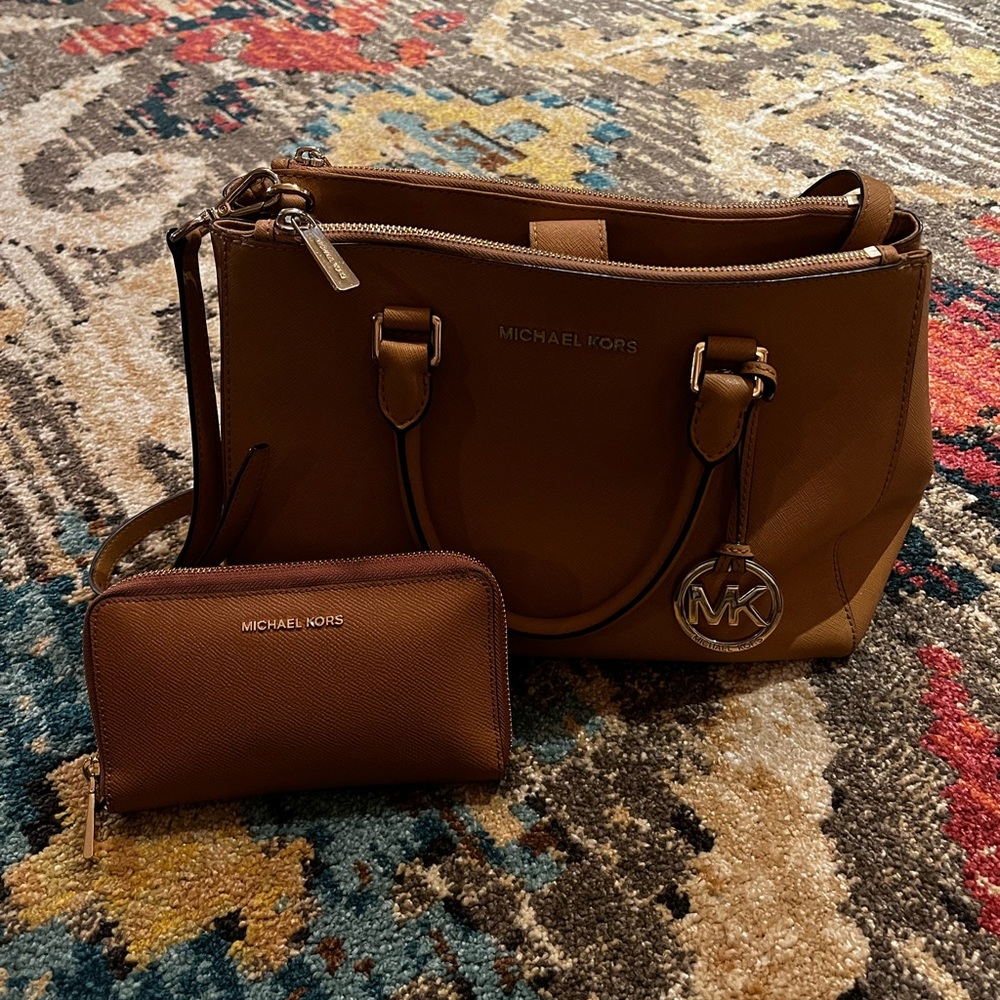 Michael Kors purse and matching wallet